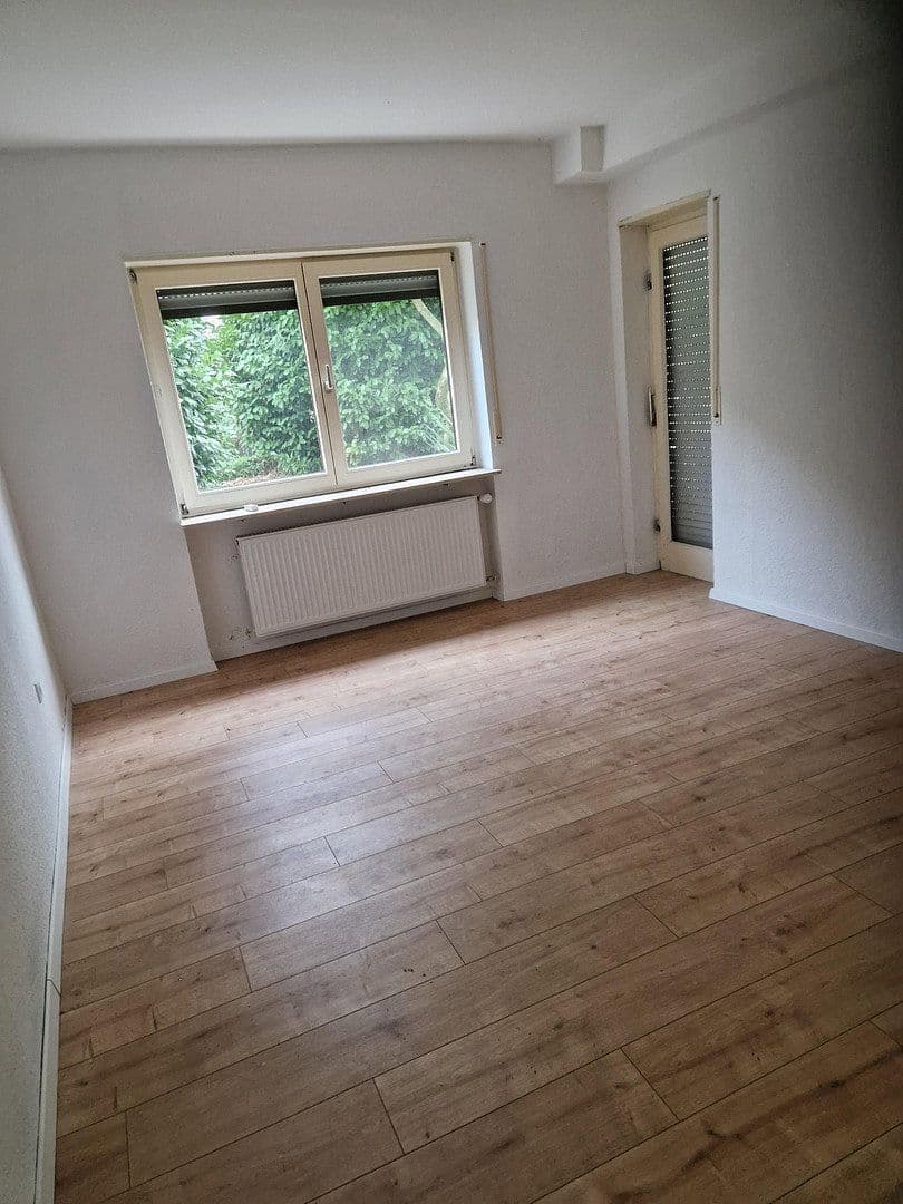 Prenájom bytu 2-izbový 70 m², Hemsbach, Bádensko-Wurttembersko Prenájom bytu 2-izbový 70 m², Hemsbach, Bádensko-Wurttembersko