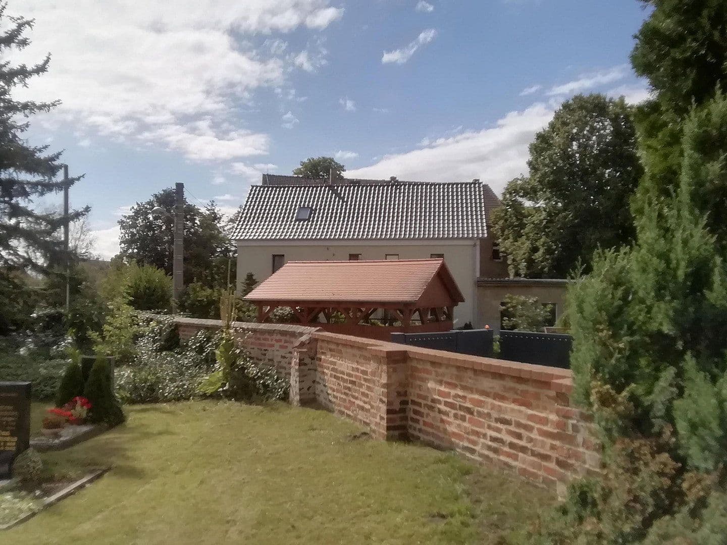 Predaj domu 152 m², pozemok 600 m², Kirchplatz 3, Markranstädt, Sasko Predaj domu 152 m², pozemok 600 m², Kirchplatz 3, Markranstädt, Sasko