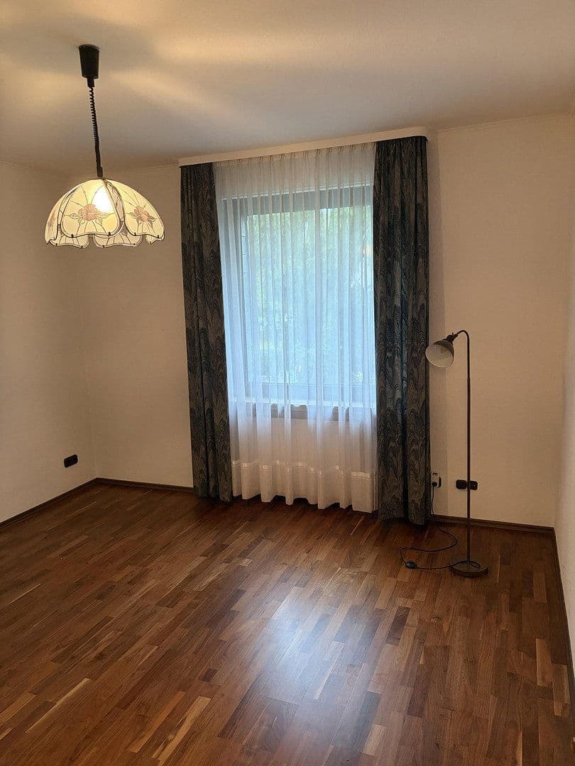 Predaj domu 204 m², pozemok 778 m², Offenbach am Main, Hesensko Predaj domu 204 m², pozemok 778 m², Offenbach am Main, Hesensko