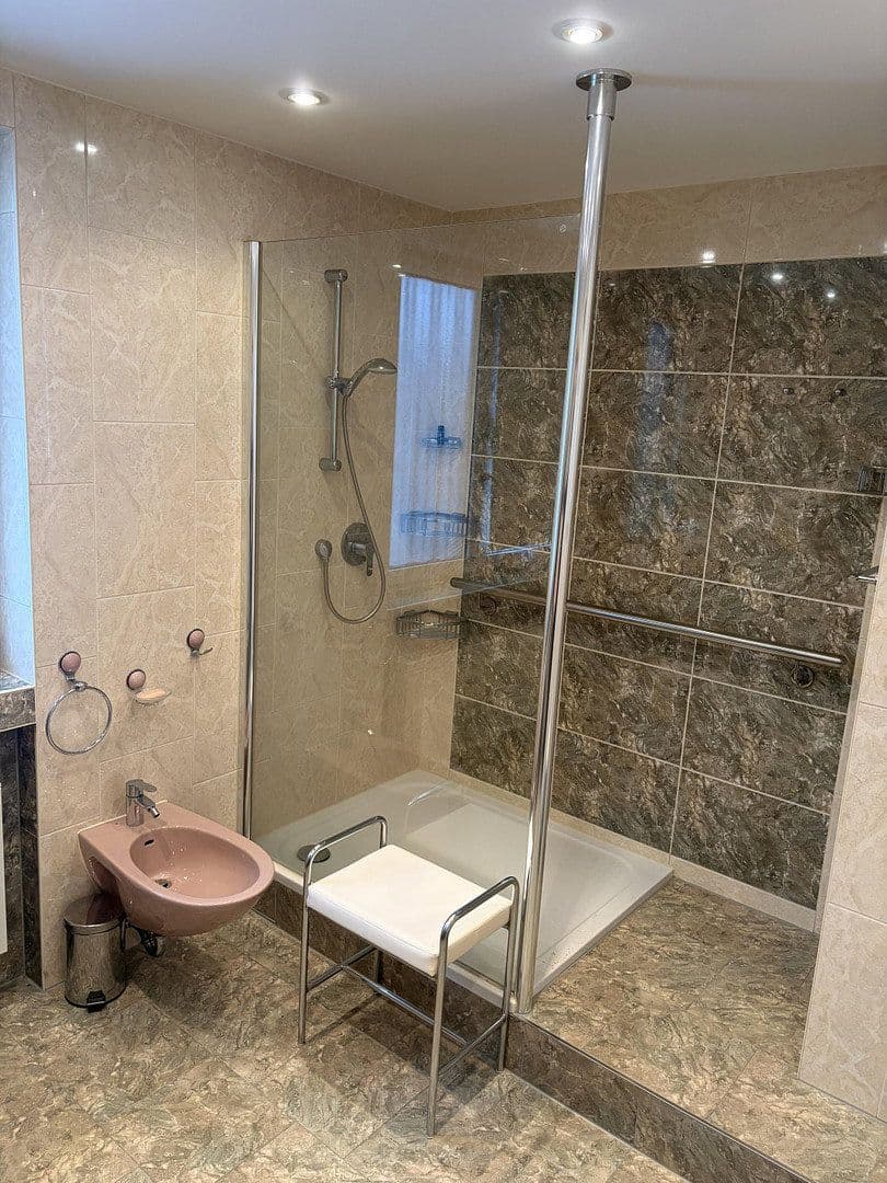 Predaj domu 204 m², pozemok 778 m², Offenbach am Main, Hesensko Predaj domu 204 m², pozemok 778 m², Offenbach am Main, Hesensko