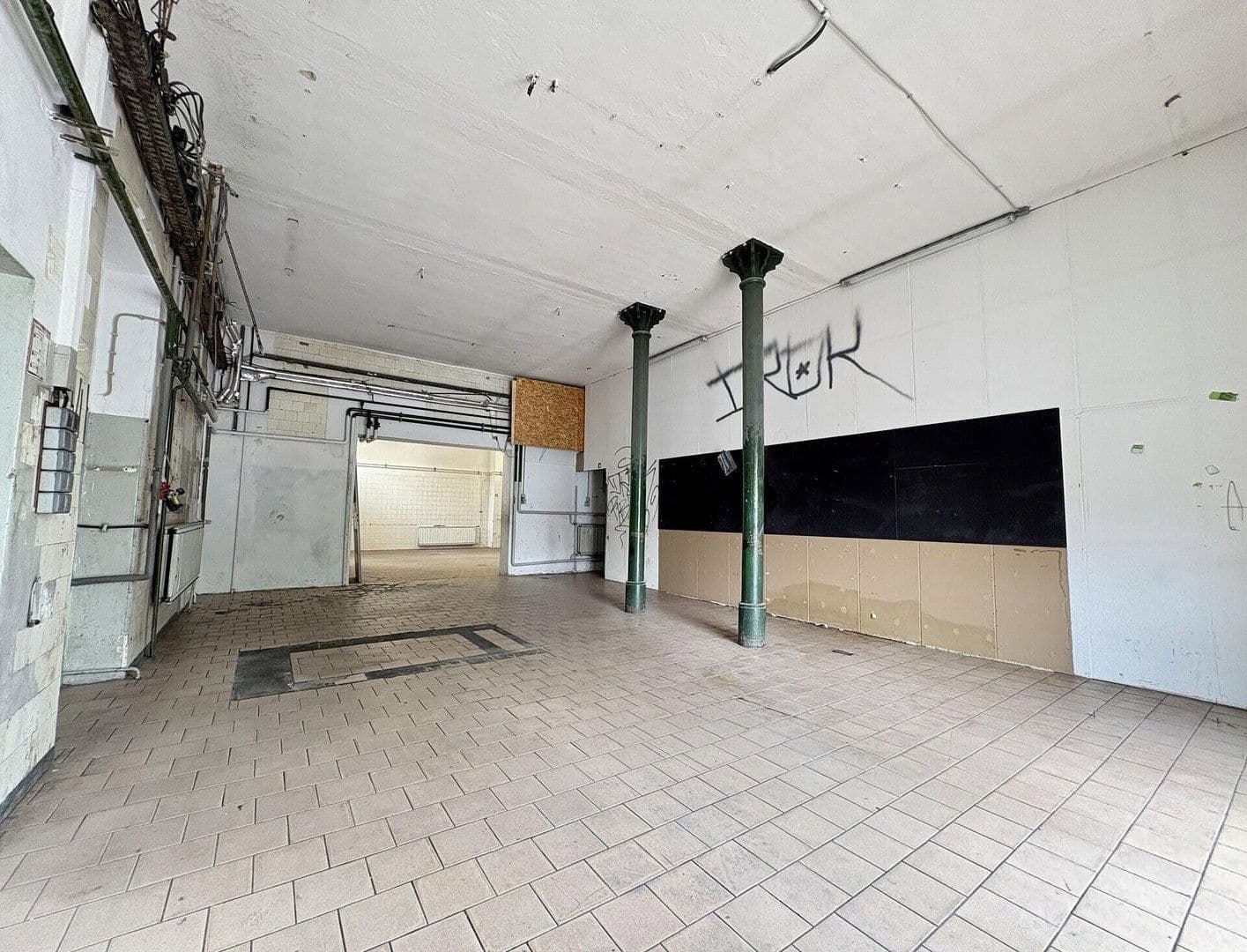 Prenájom nebytového priestoru 753 m², Siegfried-Berger-Straße 5, Berlin, Berlín Prenájom nebytového priestoru 753 m², Siegfried-Berger-Straße 5, Berlin, Berlín