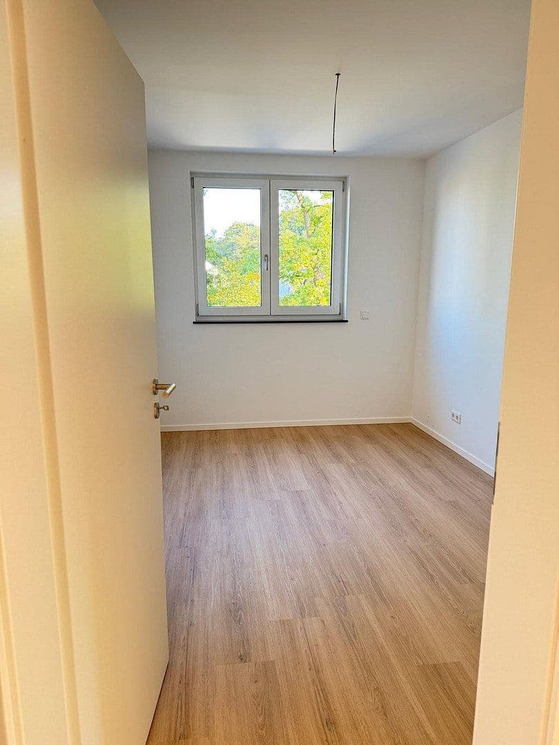 Prenájom bytu 3-izbový 82 m², Nürnberg, Bavorsko Prenájom bytu 3-izbový 82 m², Nürnberg, Bavorsko