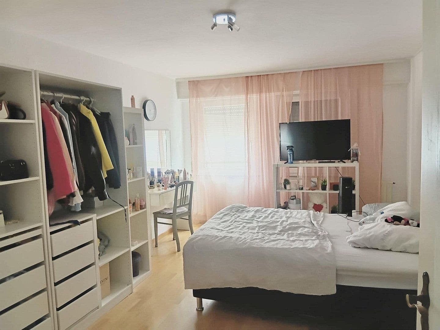Prenájom bytu 4-izbový 97 m², Karolingerstraße 5, Pforzheim, Bádensko-Wurttembersko Prenájom bytu 4-izbový 97 m², Karolingerstraße 5, Pforzheim, Bádensko-Wurttembersko