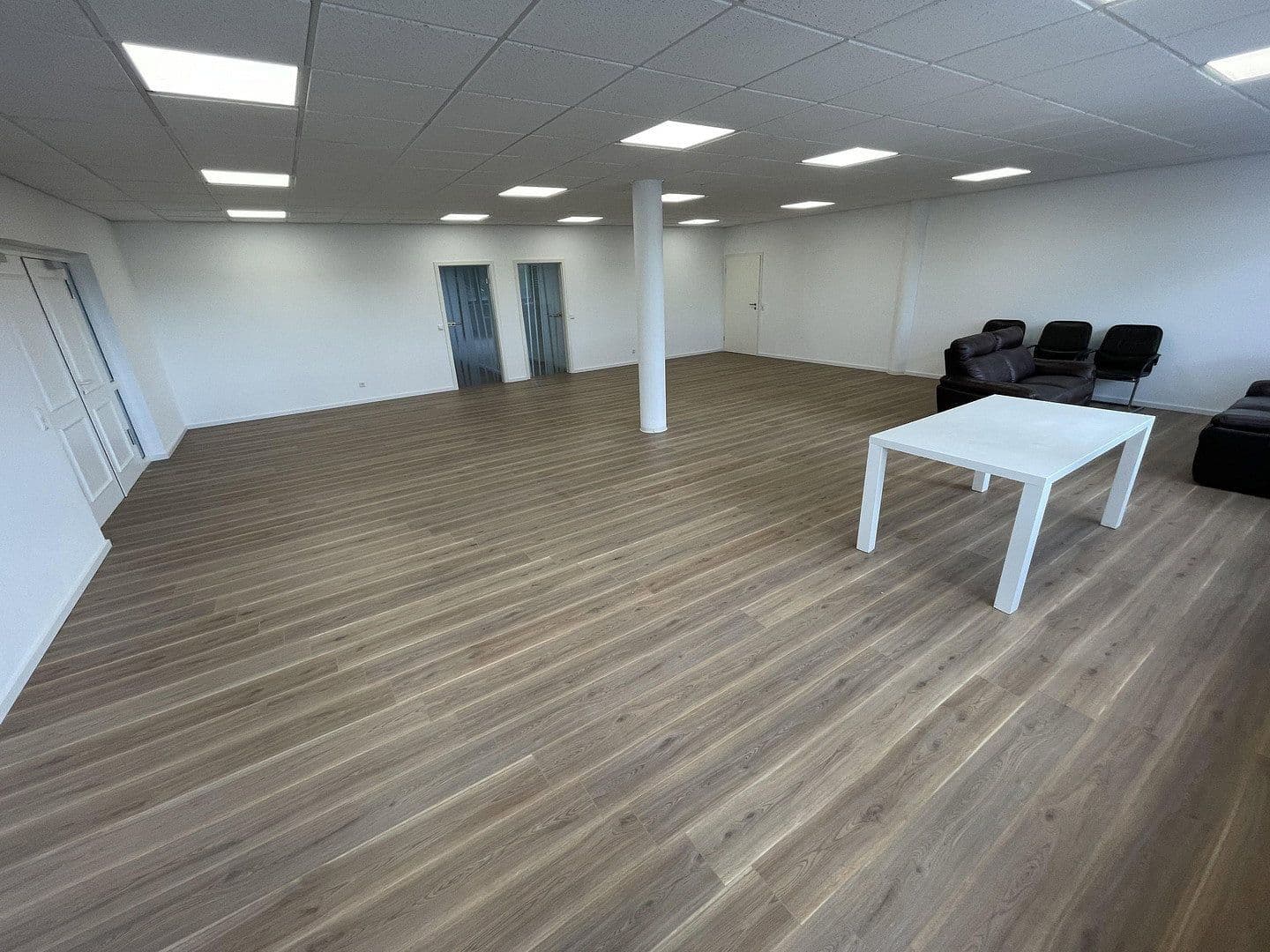 Prenájom kancelárie 480 m², Max-Eyth-Str.23, Ditzingen, Bádensko-Wurttembersko Prenájom kancelárie 480 m², Max-Eyth-Str.23, Ditzingen, Bádensko-Wurttembersko