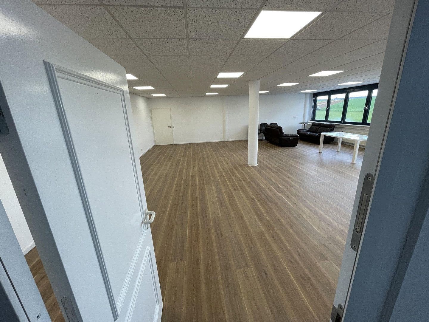 Prenájom kancelárie 480 m², Max-Eyth-Str.23, Ditzingen, Bádensko-Wurttembersko Prenájom kancelárie 480 m², Max-Eyth-Str.23, Ditzingen, Bádensko-Wurttembersko