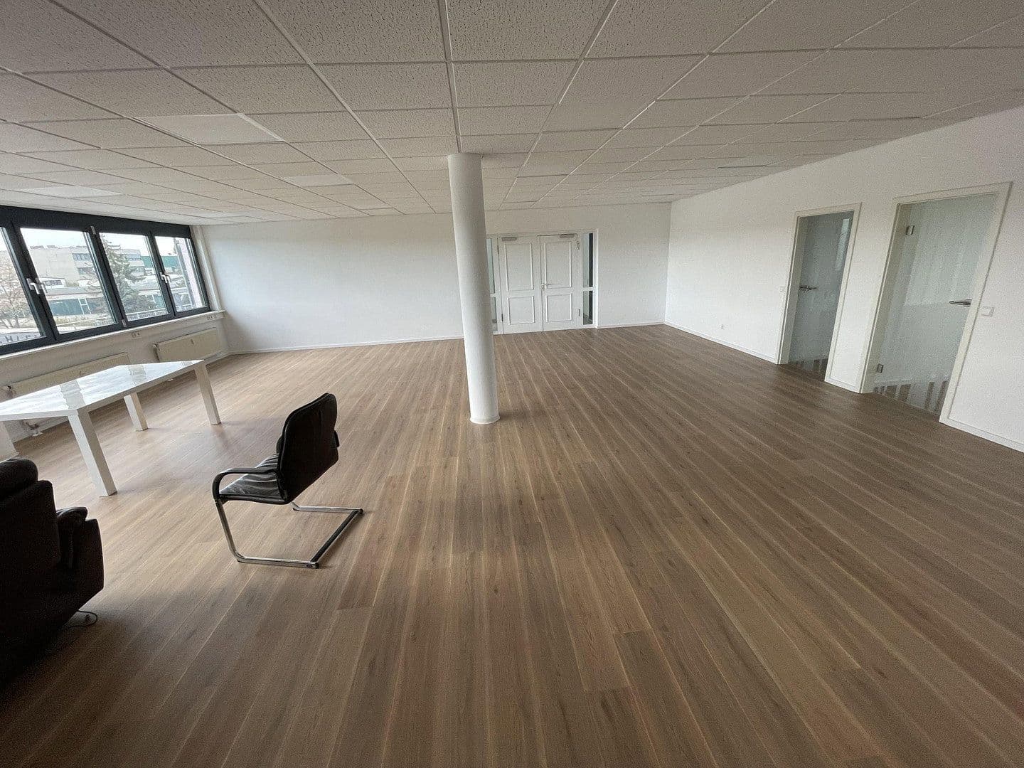 Prenájom kancelárie 480 m², Max-Eyth-Str.23, Ditzingen, Bádensko-Wurttembersko Prenájom kancelárie 480 m², Max-Eyth-Str.23, Ditzingen, Bádensko-Wurttembersko