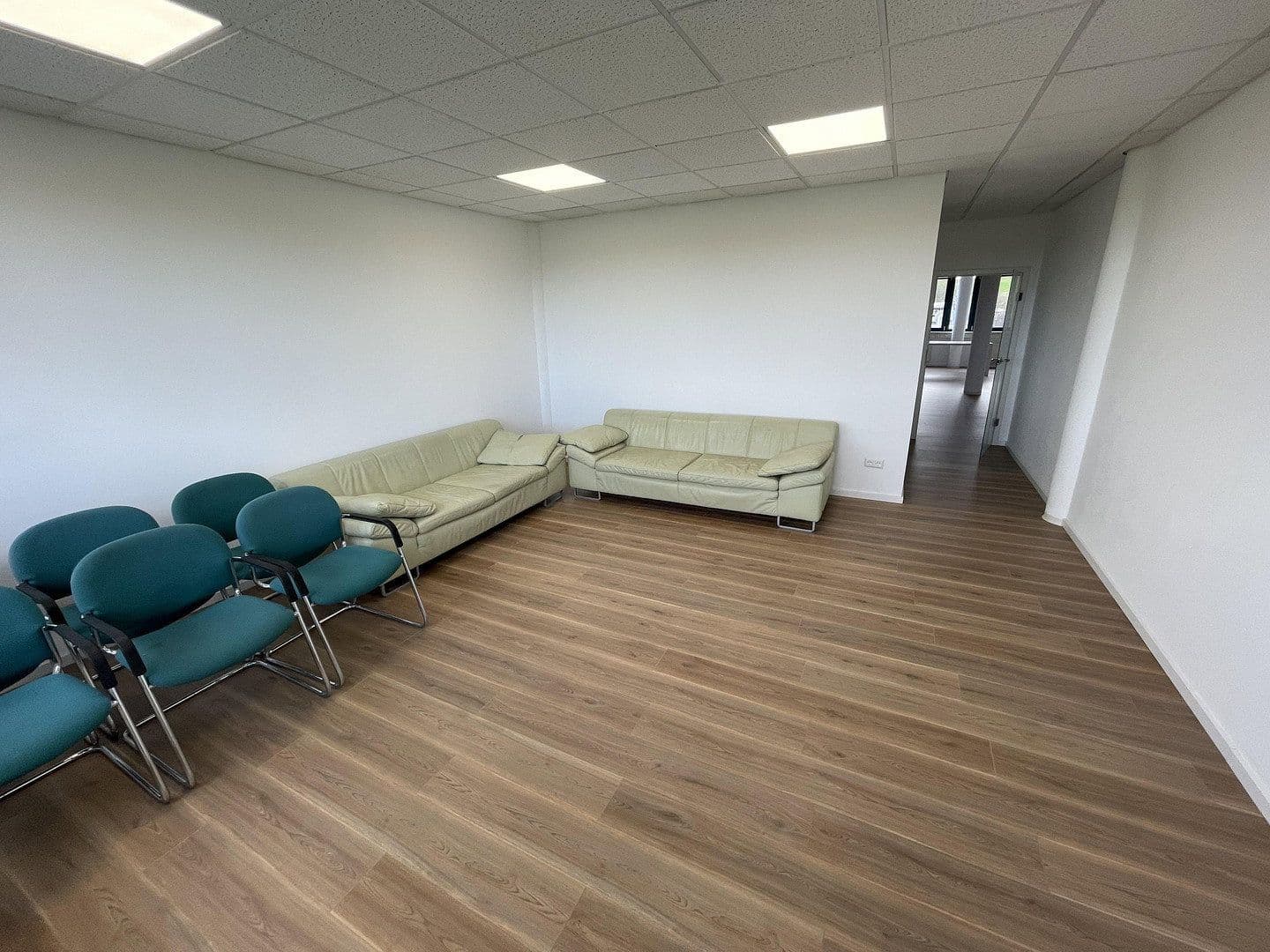 Prenájom kancelárie 480 m², Max-Eyth-Str.23, Ditzingen, Bádensko-Wurttembersko Prenájom kancelárie 480 m², Max-Eyth-Str.23, Ditzingen, Bádensko-Wurttembersko