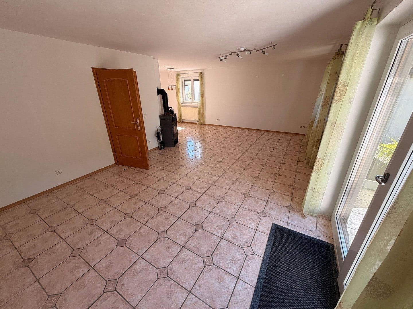 Predaj domu 198 m², pozemok 200 m², Oberstimm, Bavorsko Predaj domu 198 m², pozemok 200 m², Oberstimm, Bavorsko