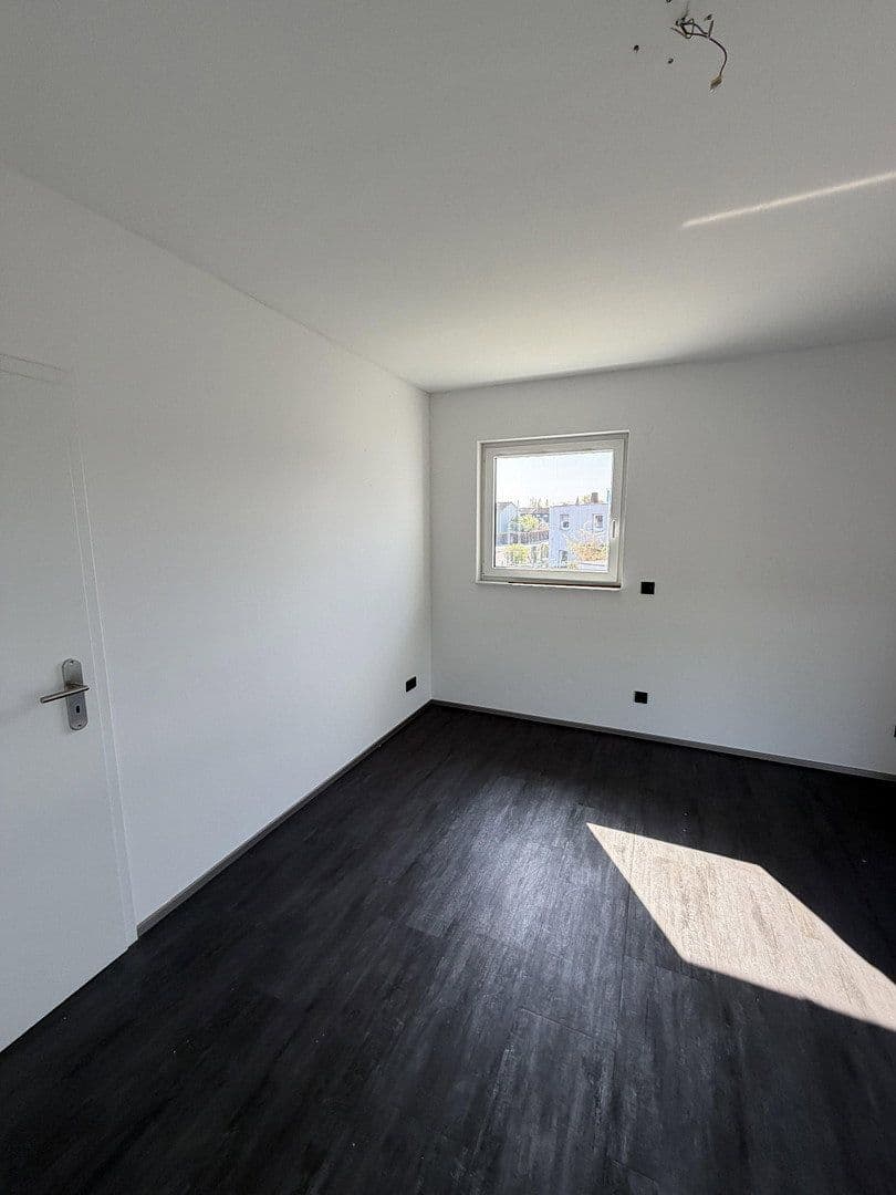 Predaj domu 270 m², pozemok 1.031 m², Königslutter am Elm, Dolné Sasko Predaj domu 270 m², pozemok 1.031 m², Königslutter am Elm, Dolné Sasko