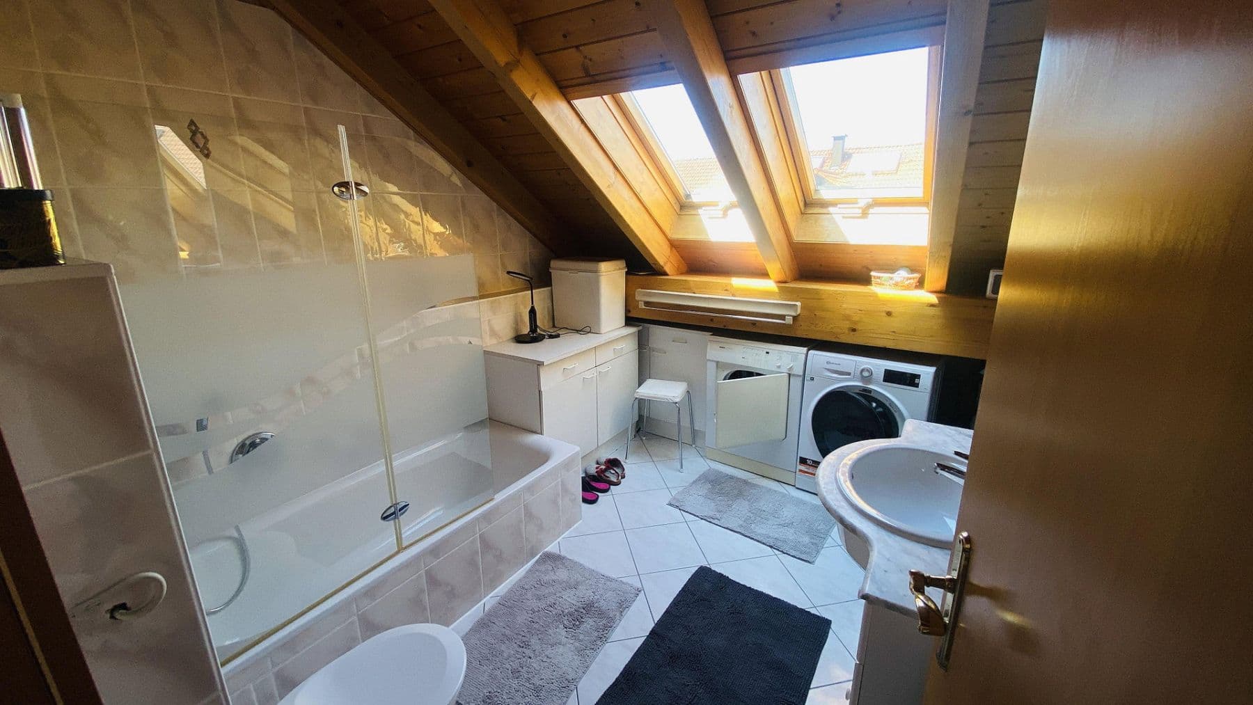 Prenájom bytu 2-izbový 56 m², Vaterstetten, Bavorsko Prenájom bytu 2-izbový 56 m², Vaterstetten, Bavorsko