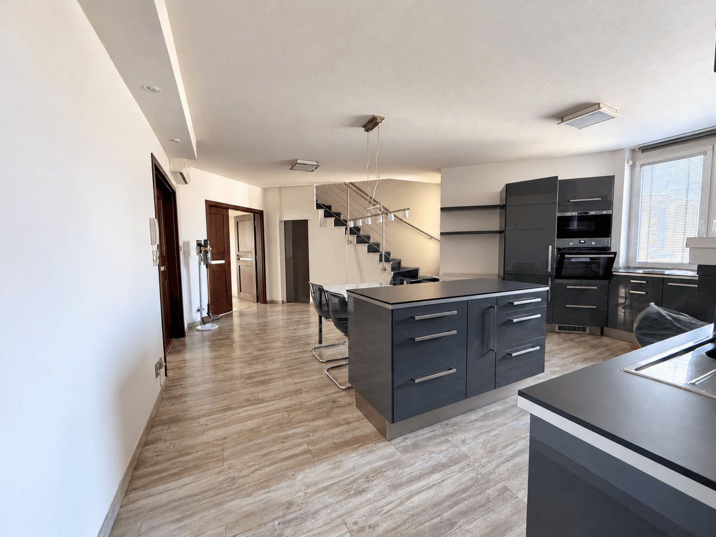 Prenájom bytu 5-izbový 138 m², Sluneční náměstí, Praha, Praha Prenájom bytu 5-izbový 138 m², Sluneční náměstí, Praha, Praha