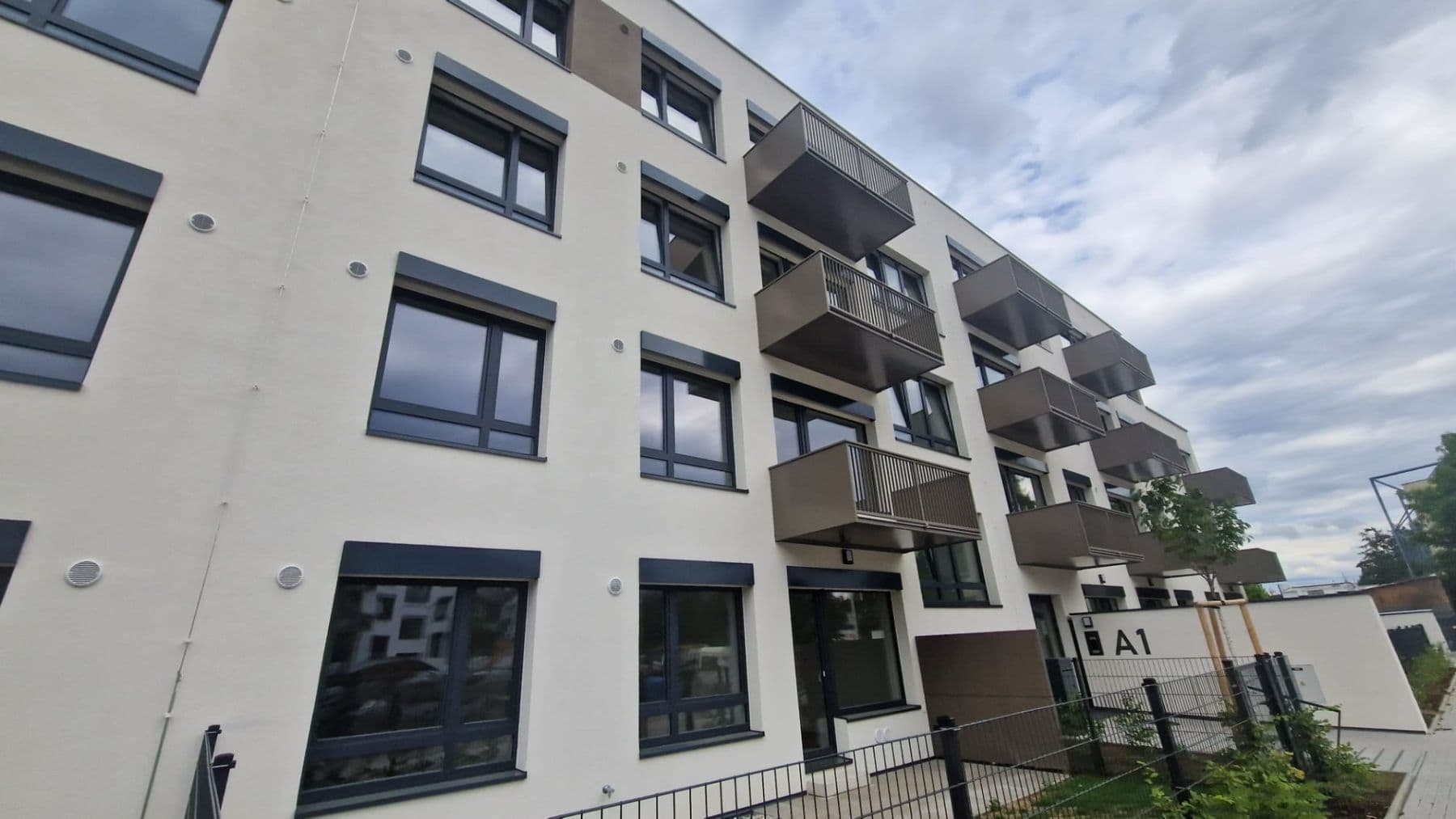 Predaj bytu 3-izbový 74 m², Ke stadionu, Kladno, Středočeský kraj Predaj bytu 3-izbový 74 m², Ke stadionu, Kladno, Středočeský kraj