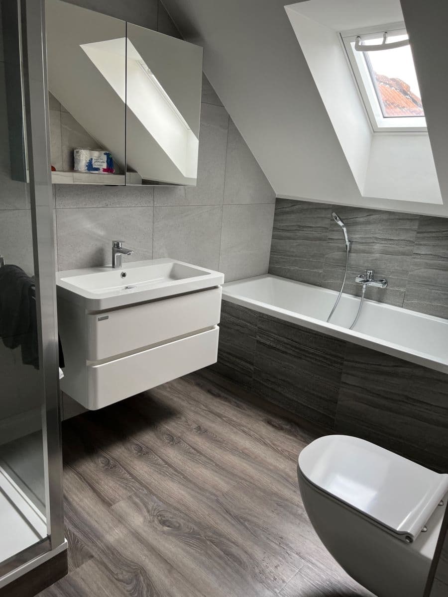 Prenájom domu 180 m², pozemok 70 m², Nepovolená, Praha, Praha Prenájom domu 180 m², pozemok 70 m², Nepovolená, Praha, Praha