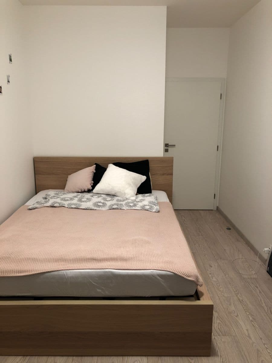 Prenájom bytu 3-izbový 70 m², U Mlýnského kanálu, Praha, Praha Prenájom bytu 3-izbový 70 m², U Mlýnského kanálu, Praha, Praha