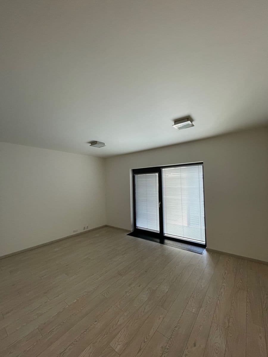 Prenájom bytu 3-izbový 70 m², U Mlýnského kanálu, Praha, Praha Prenájom bytu 3-izbový 70 m², U Mlýnského kanálu, Praha, Praha