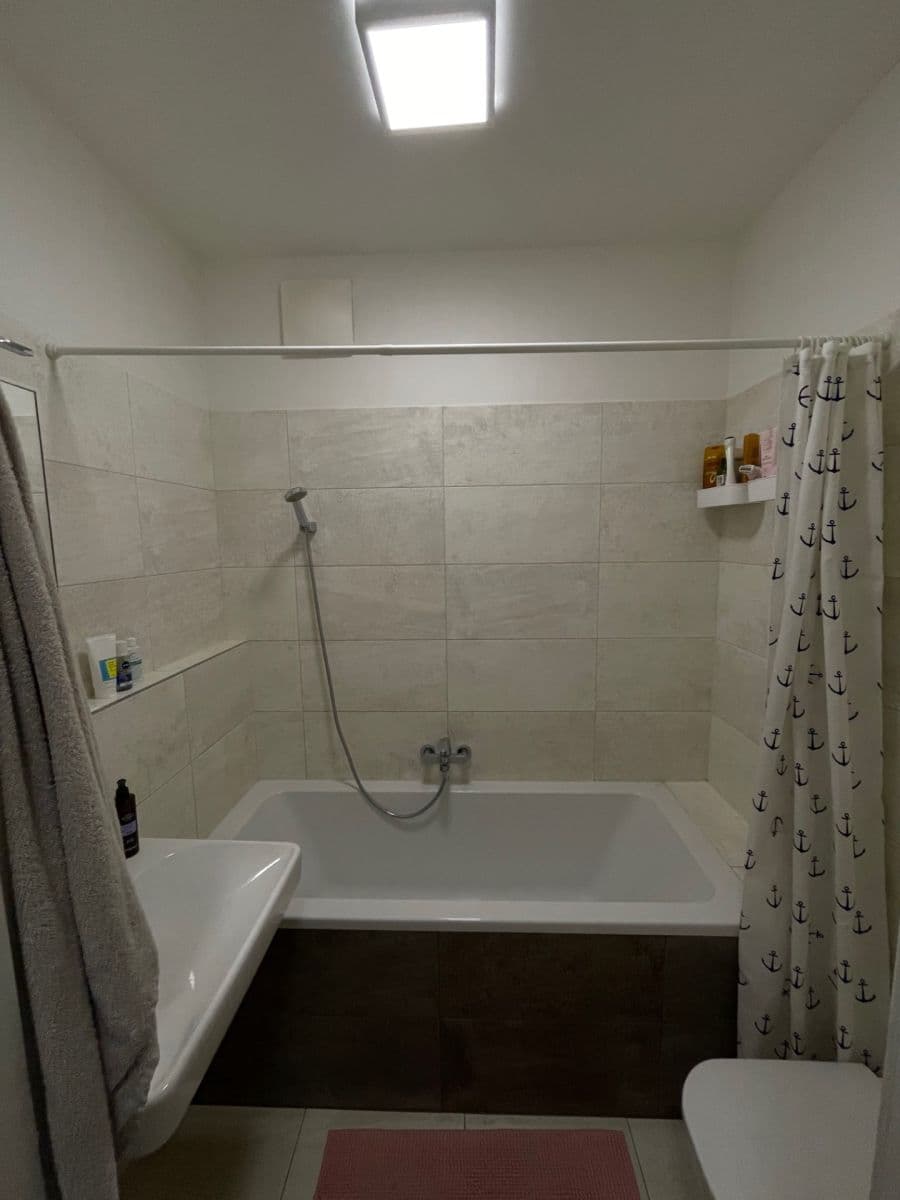 Prenájom bytu 3-izbový 70 m², U Mlýnského kanálu, Praha, Praha Prenájom bytu 3-izbový 70 m², U Mlýnského kanálu, Praha, Praha