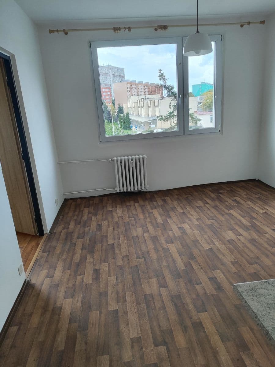 Prenájom bytu 1-izbový 36 m², Dřínovská, Chomutov, Ústecký kraj Prenájom bytu 1-izbový 36 m², Dřínovská, Chomutov, Ústecký kraj