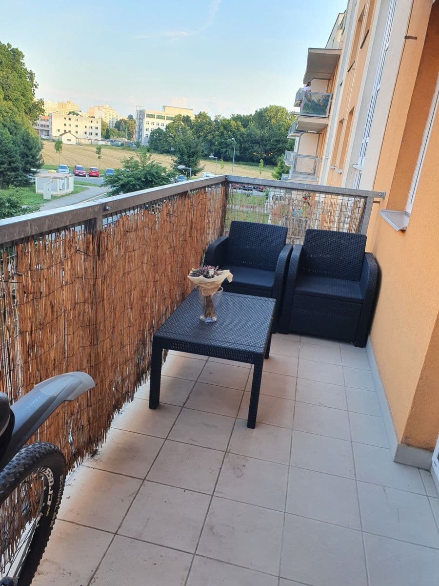 Prenájom bytu 2-izbový 53 m², Jozefa Gabčíka, Pardubice, Pardubický kraj Prenájom bytu 2-izbový 53 m², Jozefa Gabčíka, Pardubice, Pardubický kraj