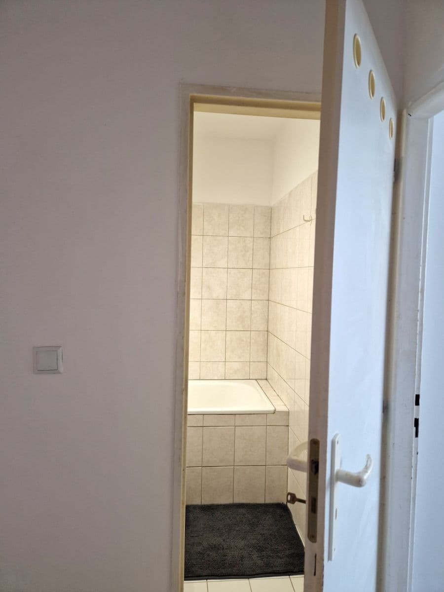 Predaj bytu 2-izbový 40 m², Makovského, Praha, Praha Predaj bytu 2-izbový 40 m², Makovského, Praha, Praha