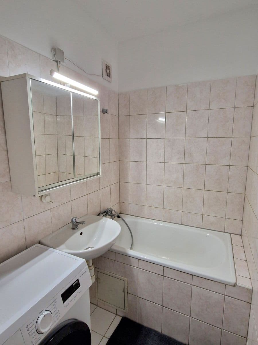 Predaj bytu 2-izbový 40 m², Makovského, Praha, Praha Predaj bytu 2-izbový 40 m², Makovského, Praha, Praha