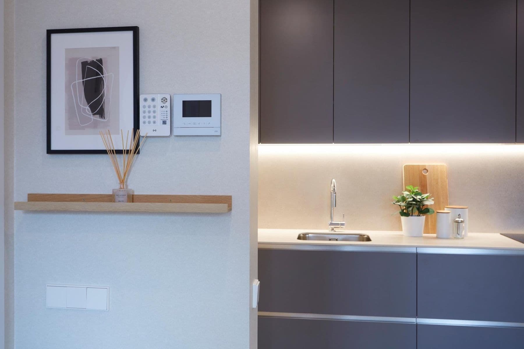 Prenájom bytu 2-izbový 80 m², Pitterova, Praha, Praha Prenájom bytu 2-izbový 80 m², Pitterova, Praha, Praha