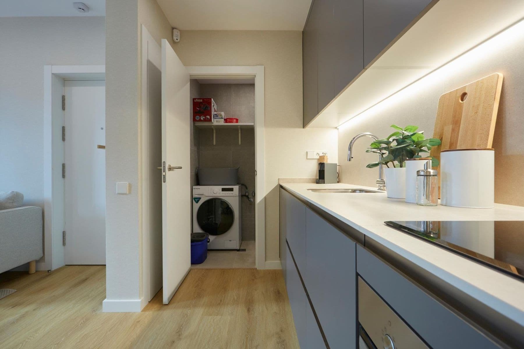 Prenájom bytu 2-izbový 80 m², Pitterova, Praha, Praha Prenájom bytu 2-izbový 80 m², Pitterova, Praha, Praha