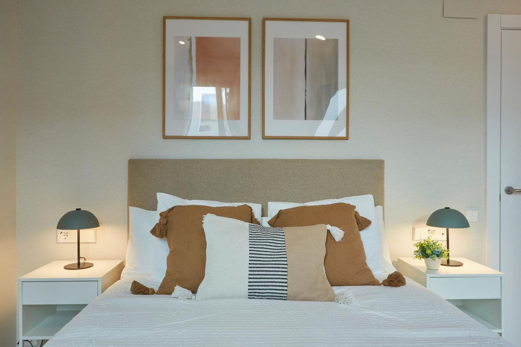 Prenájom bytu 2-izbový 80 m², Pitterova, Praha, Praha Prenájom bytu 2-izbový 80 m², Pitterova, Praha, Praha