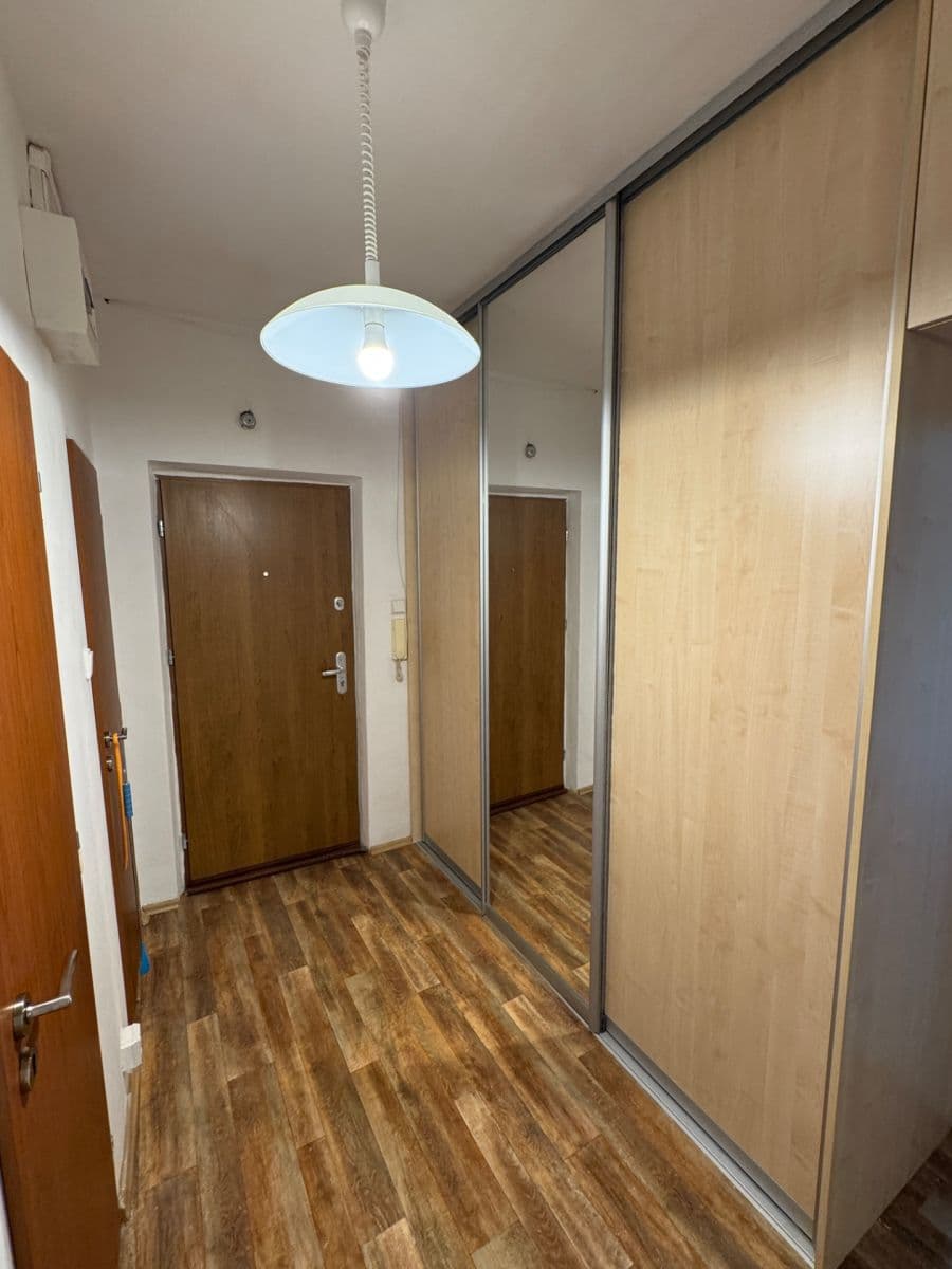 Prenájom bytu 3-izbový 72 m², Syrská, Praha, Praha Prenájom bytu 3-izbový 72 m², Syrská, Praha, Praha