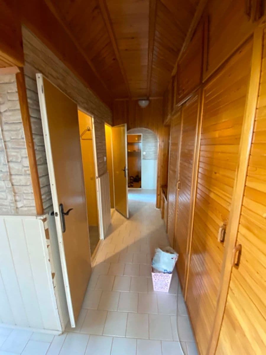 Predaj bytu 4-izbový 84 m², Kosmonautů, Jindřichův Hradec, Jihočeský kraj Predaj bytu 4-izbový 84 m², Kosmonautů, Jindřichův Hradec, Jihočeský kraj