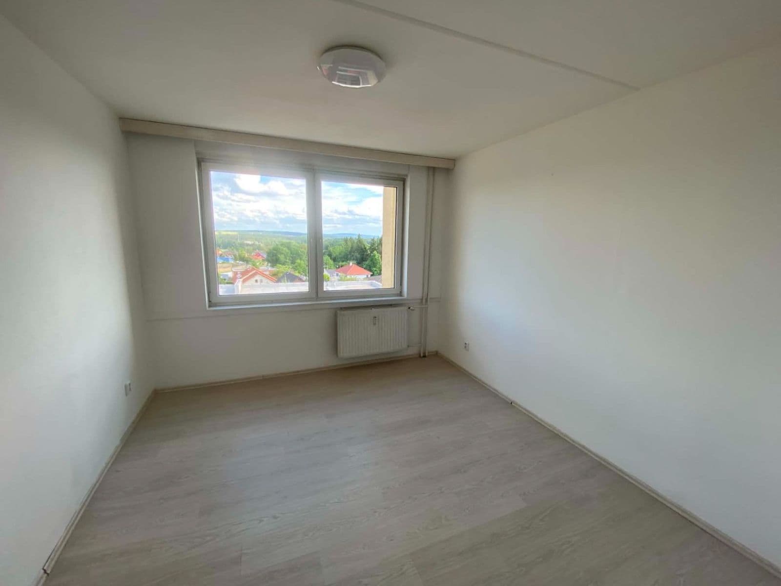 Predaj bytu 4-izbový 84 m², Kosmonautů, Jindřichův Hradec, Jihočeský kraj Predaj bytu 4-izbový 84 m², Kosmonautů, Jindřichův Hradec, Jihočeský kraj