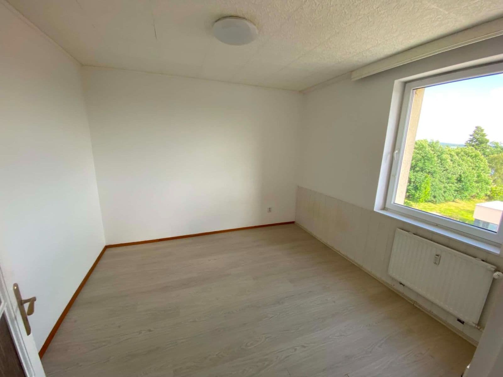 Predaj bytu 4-izbový 84 m², Kosmonautů, Jindřichův Hradec, Jihočeský kraj Predaj bytu 4-izbový 84 m², Kosmonautů, Jindřichův Hradec, Jihočeský kraj