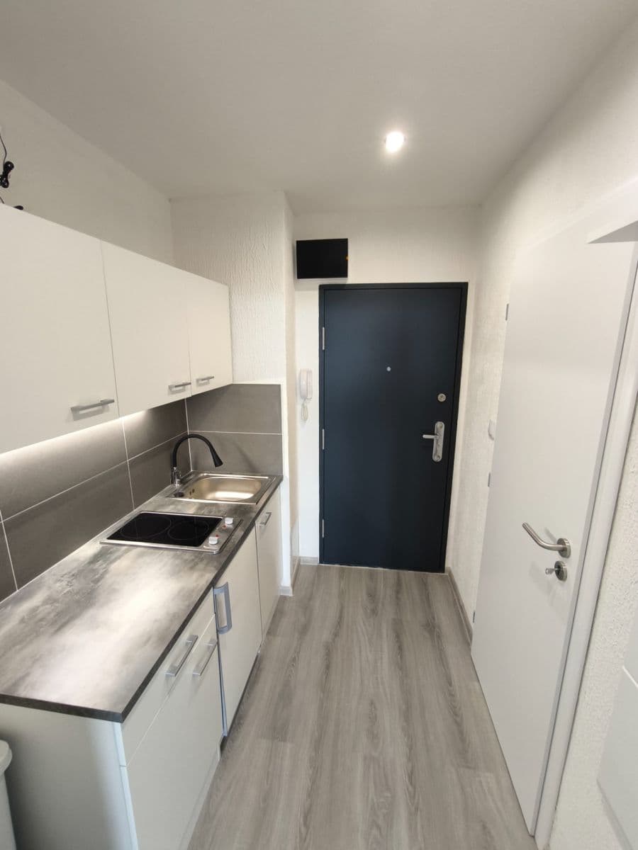 Prenájom bytu Garsoniéra 20 m², Pri kaštieli, Holíč, Trnavský kraj Prenájom bytu Garsoniéra 20 m², Pri kaštieli, Holíč, Trnavský kraj