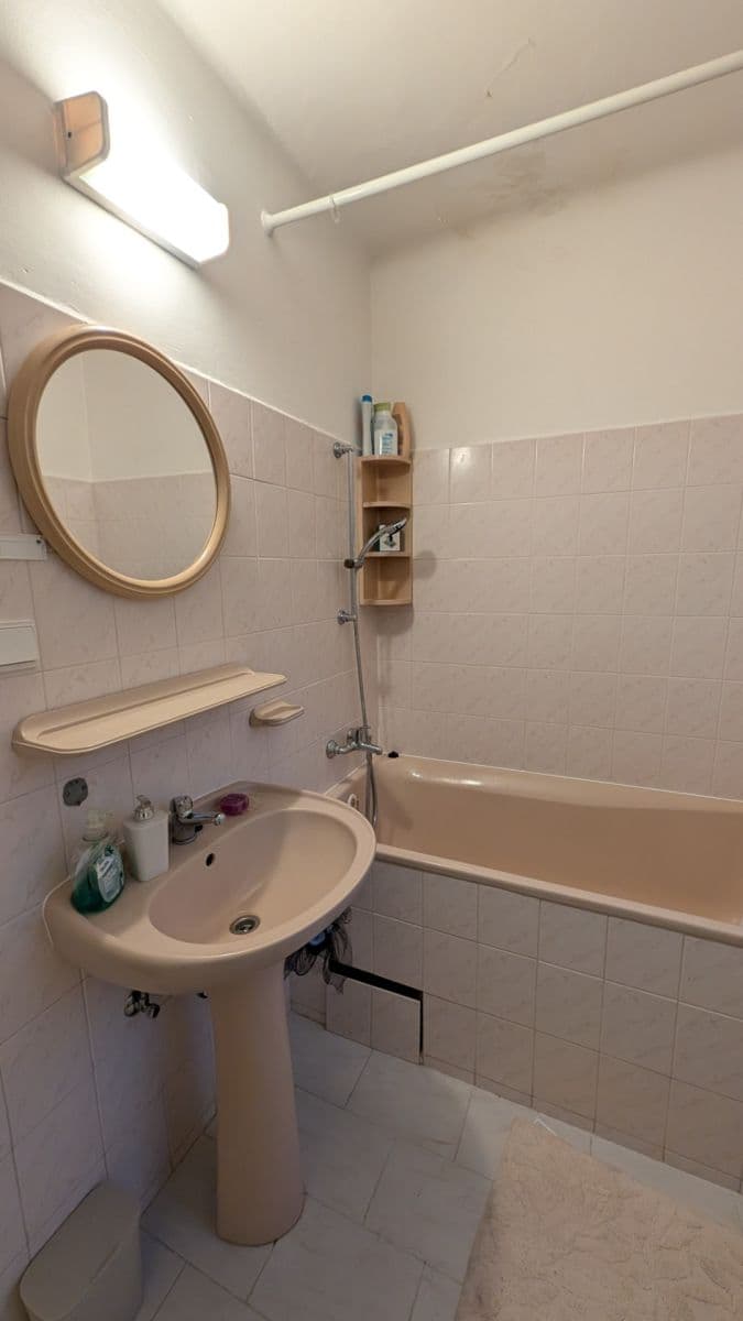Prenájom bytu Garsoniéra 20 m², 5. máje, Praha, Praha Prenájom bytu Garsoniéra 20 m², 5. máje, Praha, Praha