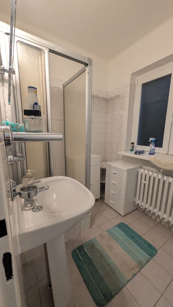 Prenájom bytu Garsoniéra 18 m², 5. máje, Praha, Praha Prenájom bytu Garsoniéra 18 m², 5. máje, Praha, Praha