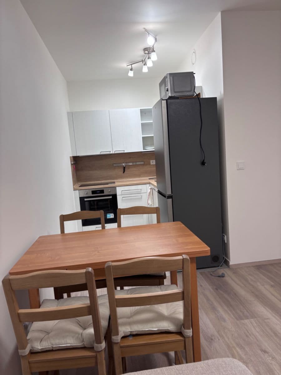 Prenájom bytu 2-izbový 40 m², Arnošta Staňka, Praha, Praha Prenájom bytu 2-izbový 40 m², Arnošta Staňka, Praha, Praha