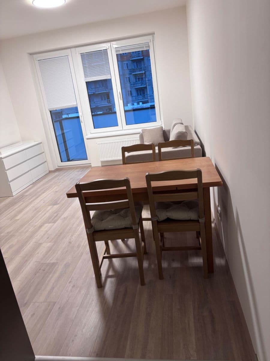 Prenájom bytu 2-izbový 40 m², Arnošta Staňka, Praha, Praha Prenájom bytu 2-izbový 40 m², Arnošta Staňka, Praha, Praha