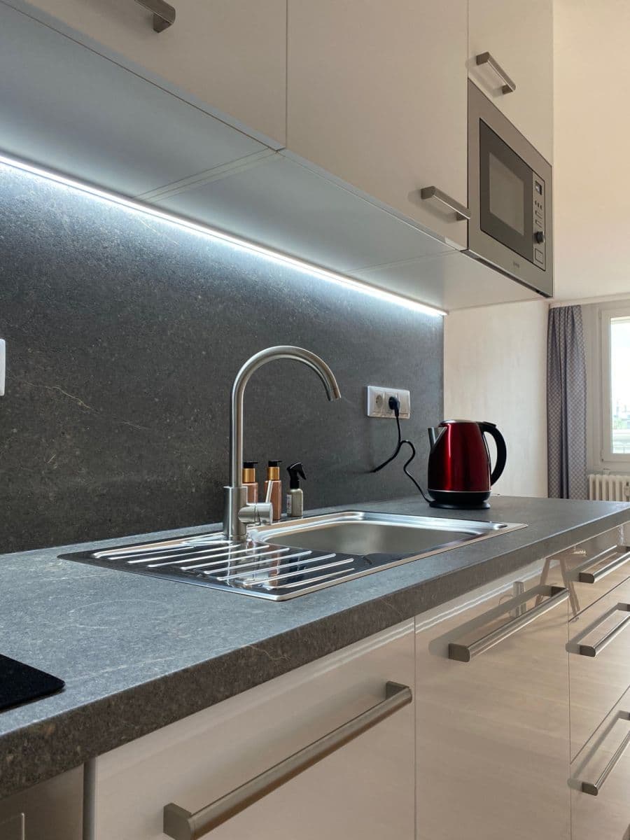 Prenájom bytu 2-izbový 39 m², Lovosická, Praha, Praha Prenájom bytu 2-izbový 39 m², Lovosická, Praha, Praha