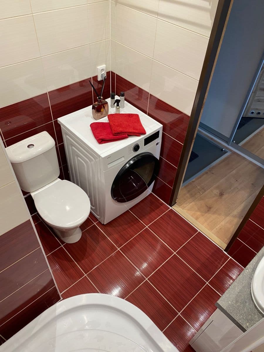 Prenájom bytu 2-izbový 39 m², Lovosická, Praha, Praha Prenájom bytu 2-izbový 39 m², Lovosická, Praha, Praha