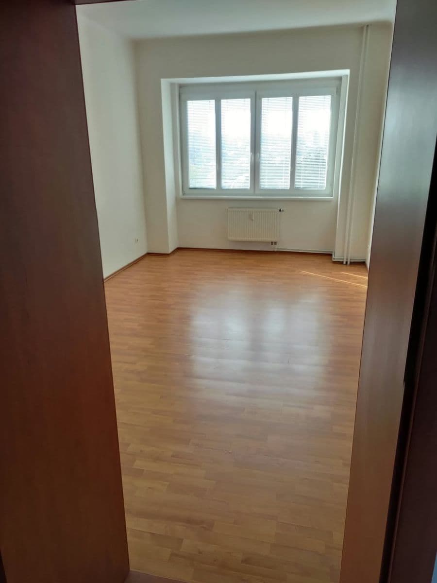 Prenájom bytu 3-izbový 74 m², Jihlavská, Praha, Praha Prenájom bytu 3-izbový 74 m², Jihlavská, Praha, Praha