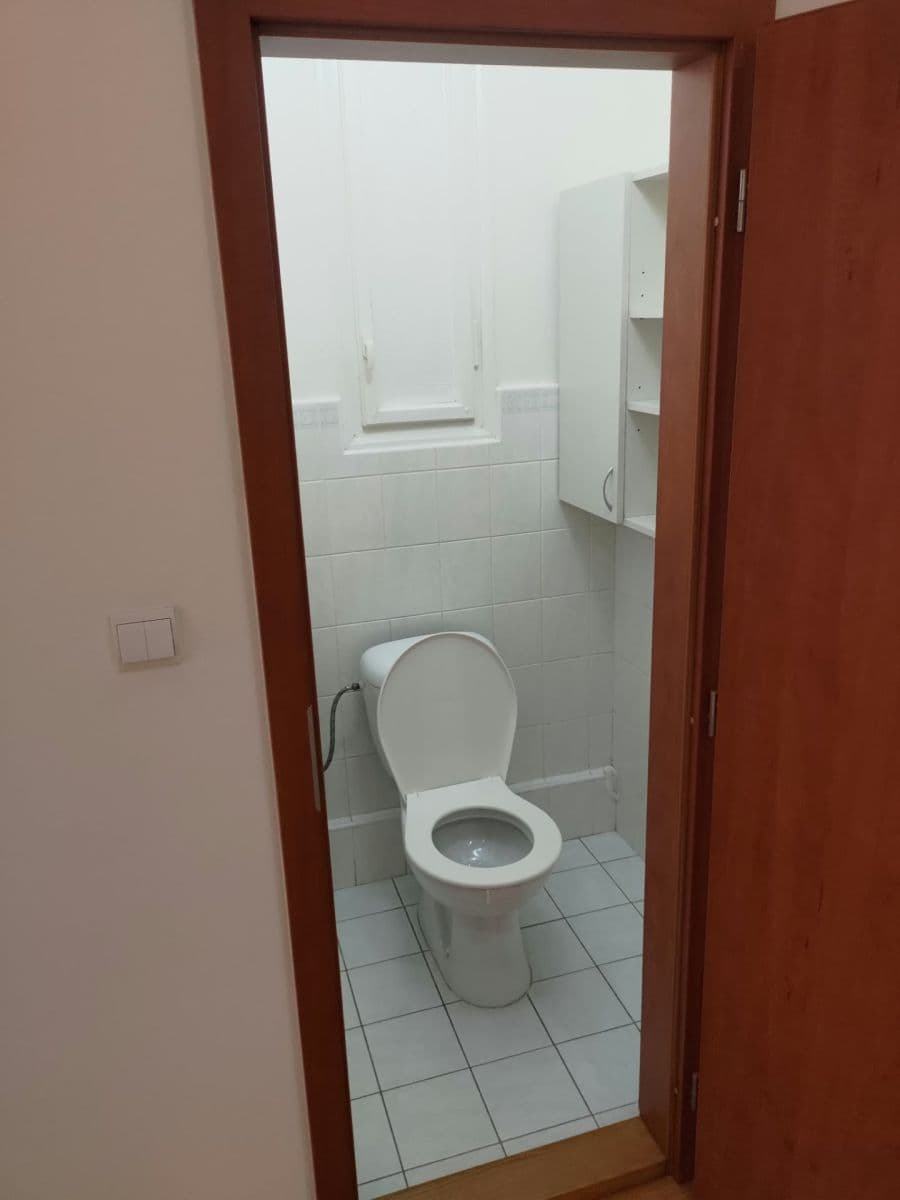 Prenájom bytu 3-izbový 74 m², Jihlavská, Praha, Praha Prenájom bytu 3-izbový 74 m², Jihlavská, Praha, Praha
