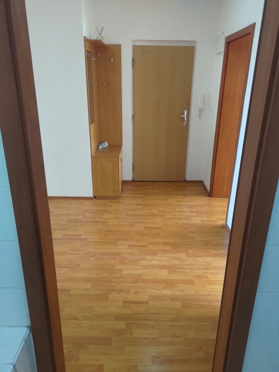 Prenájom bytu 3-izbový 74 m², Jihlavská, Praha, Praha Prenájom bytu 3-izbový 74 m², Jihlavská, Praha, Praha