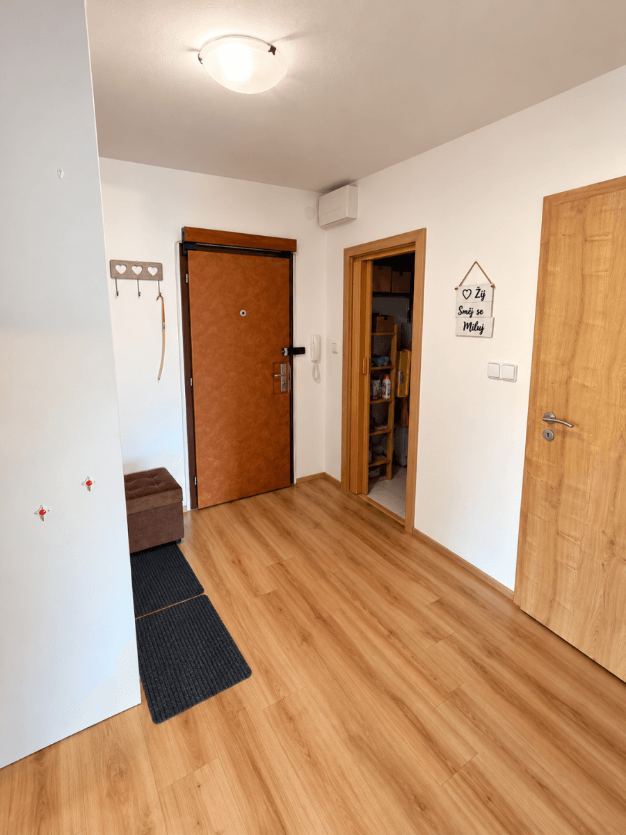 Prenájom bytu 4-izbový 80 m², Petržílkova, Praha, Praha Prenájom bytu 4-izbový 80 m², Petržílkova, Praha, Praha