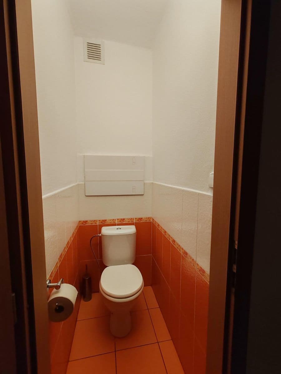 Prenájom bytu 4-izbový 120 m², Komenského, Ostrava, Moravskoslezský kraj Prenájom bytu 4-izbový 120 m², Komenského, Ostrava, Moravskoslezský kraj