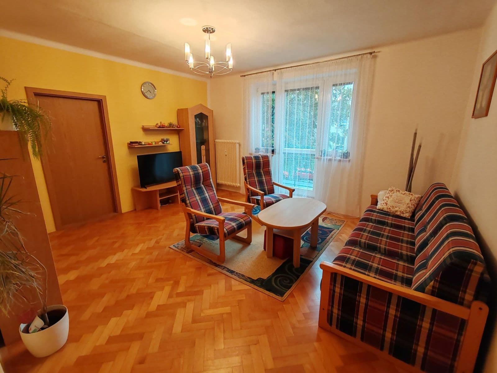 Prenájom bytu 4-izbový 120 m², Komenského, Ostrava, Moravskoslezský kraj Prenájom bytu 4-izbový 120 m², Komenského, Ostrava, Moravskoslezský kraj