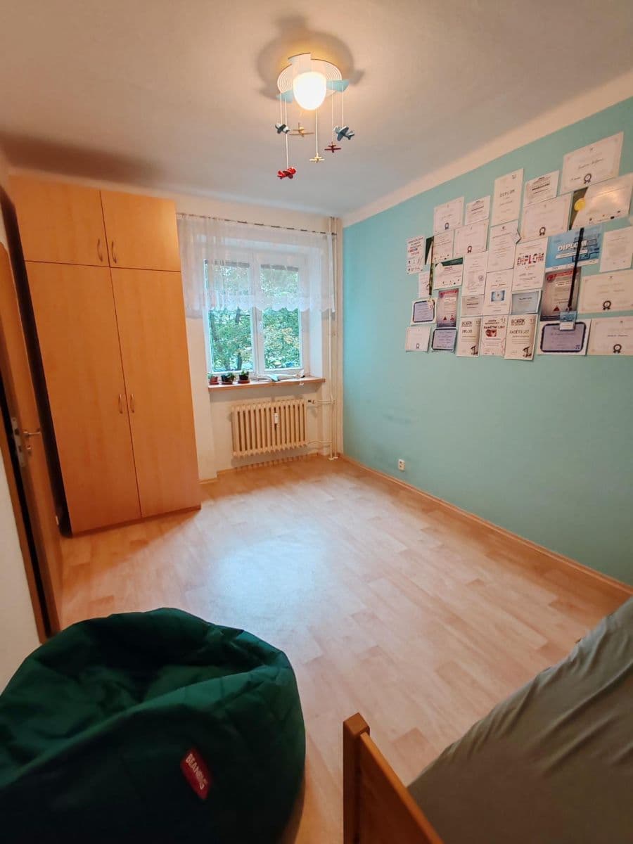 Prenájom bytu 4-izbový 120 m², Komenského, Ostrava, Moravskoslezský kraj Prenájom bytu 4-izbový 120 m², Komenského, Ostrava, Moravskoslezský kraj