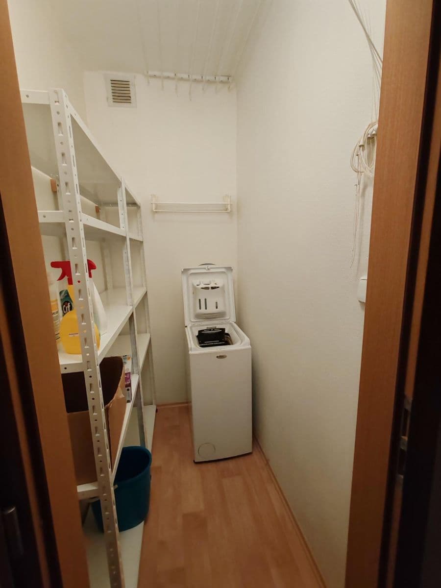 Prenájom bytu 4-izbový 120 m², Komenského, Ostrava, Moravskoslezský kraj Prenájom bytu 4-izbový 120 m², Komenského, Ostrava, Moravskoslezský kraj