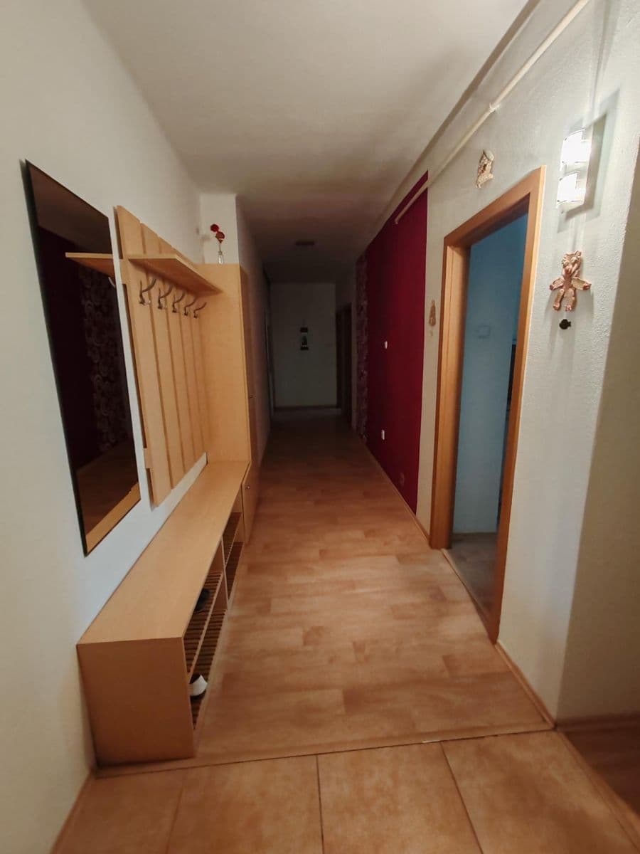 Prenájom bytu 4-izbový 120 m², Komenského, Ostrava, Moravskoslezský kraj Prenájom bytu 4-izbový 120 m², Komenského, Ostrava, Moravskoslezský kraj