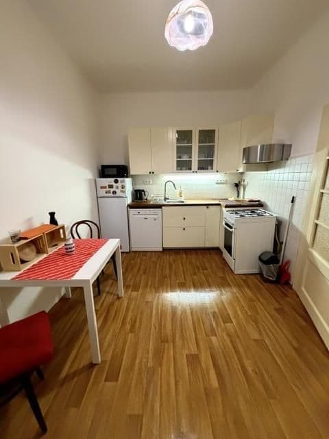 Prenájom bytu 1-izbový 36 m², U Uranie, Praha, Praha Prenájom bytu 1-izbový 36 m², U Uranie, Praha, Praha
