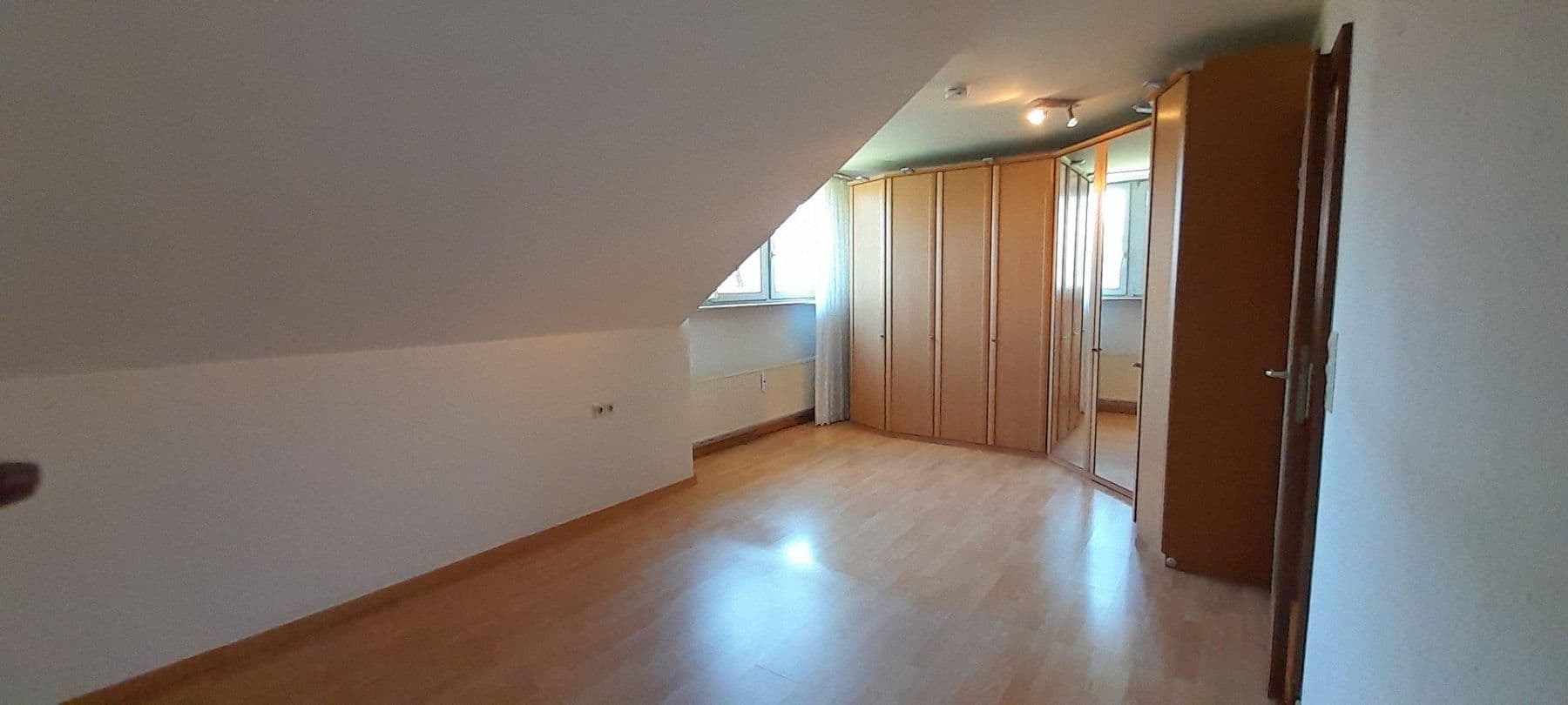 Predaj bytu 3-izbový 96 m², Sindelfingen, Bádensko-Wurttembersko Predaj bytu 3-izbový 96 m², Sindelfingen, Bádensko-Wurttembersko