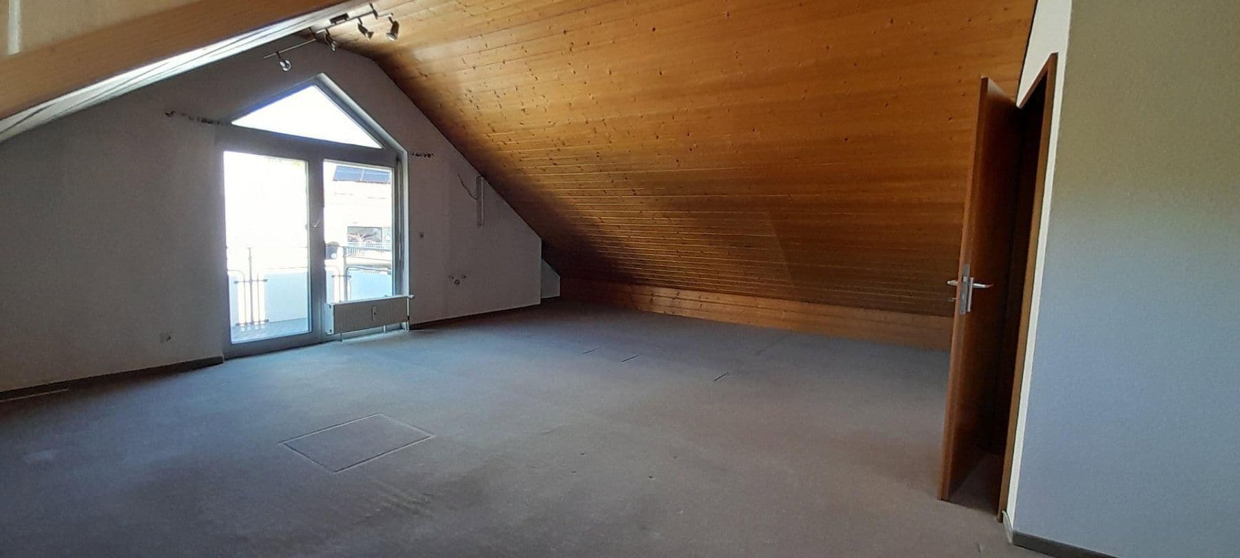 Predaj bytu 3-izbový 96 m², Sindelfingen, Bádensko-Wurttembersko Predaj bytu 3-izbový 96 m², Sindelfingen, Bádensko-Wurttembersko